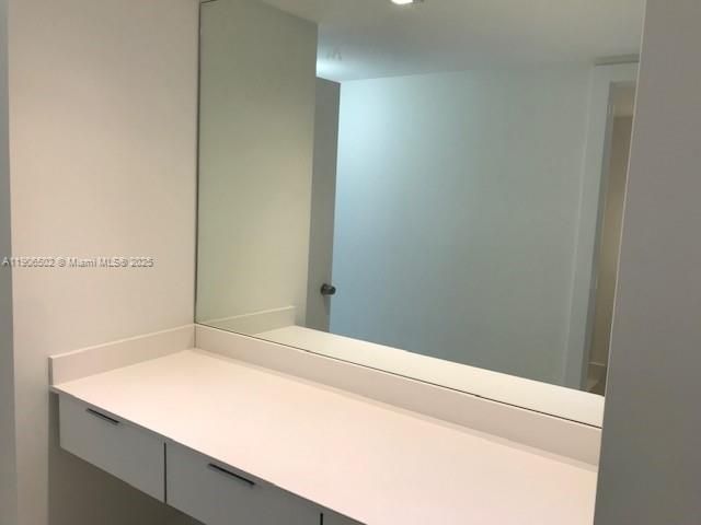 合同活跃: $5,950 (2 贝兹, 2 浴室, 1546 平方英尺)