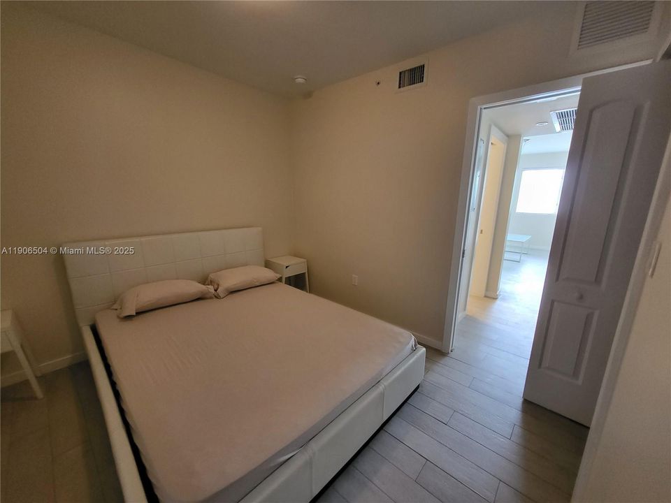 Recently Rented: $1,850 (1 beds, 1 baths, 395 Square Feet)