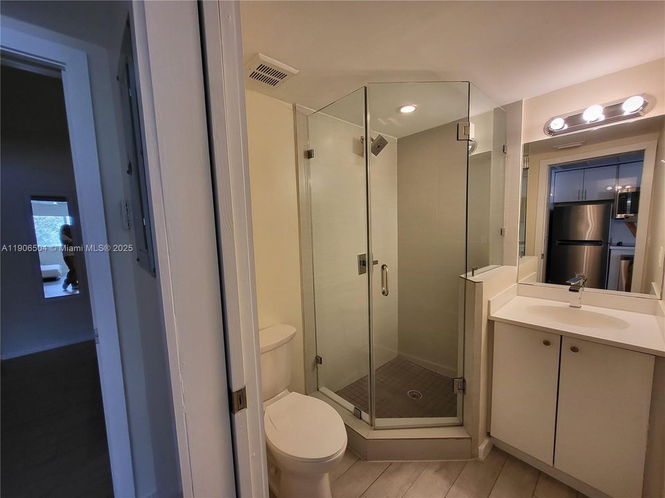 Recently Rented: $1,850 (1 beds, 1 baths, 395 Square Feet)