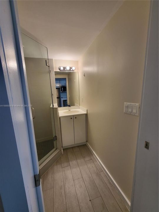 Recently Rented: $1,850 (1 beds, 1 baths, 395 Square Feet)