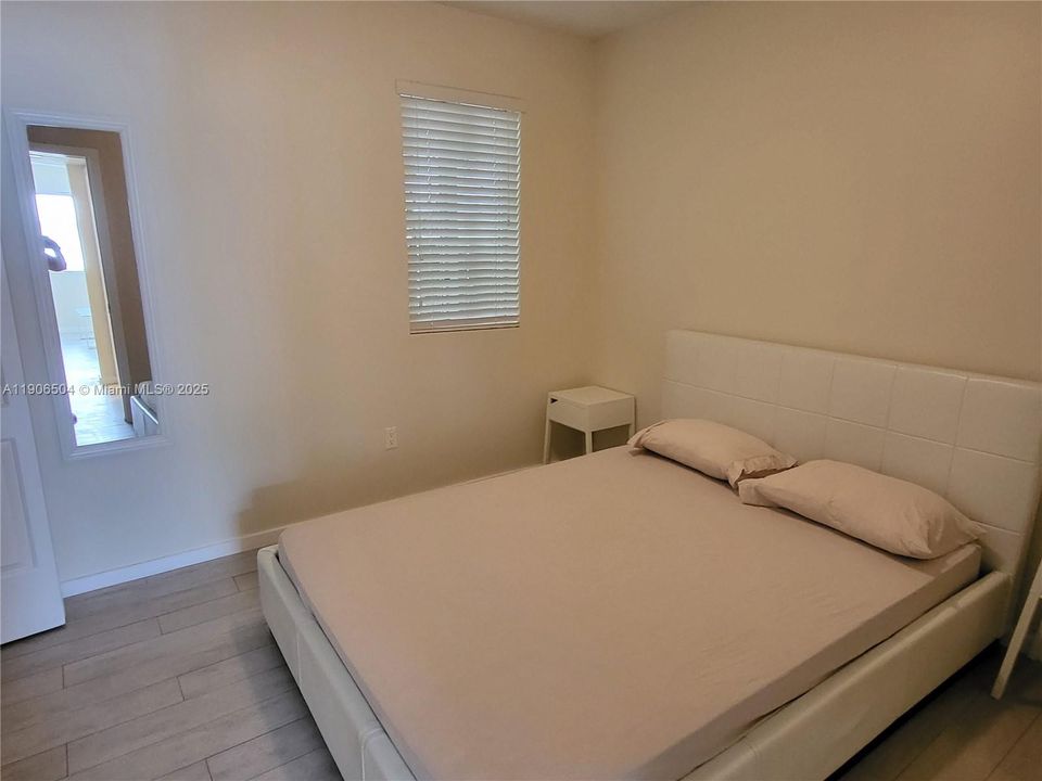 Recently Rented: $1,850 (1 beds, 1 baths, 395 Square Feet)