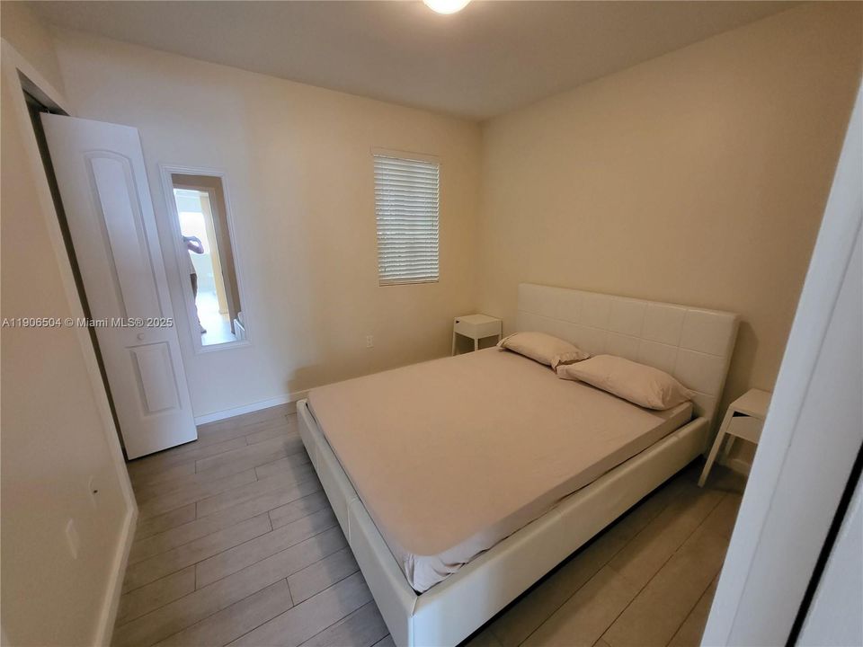 Recently Rented: $1,850 (1 beds, 1 baths, 395 Square Feet)