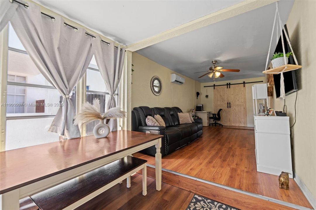 En Venta: $389,900 (2 camas, 1 baños, 540 Pies cuadrados)