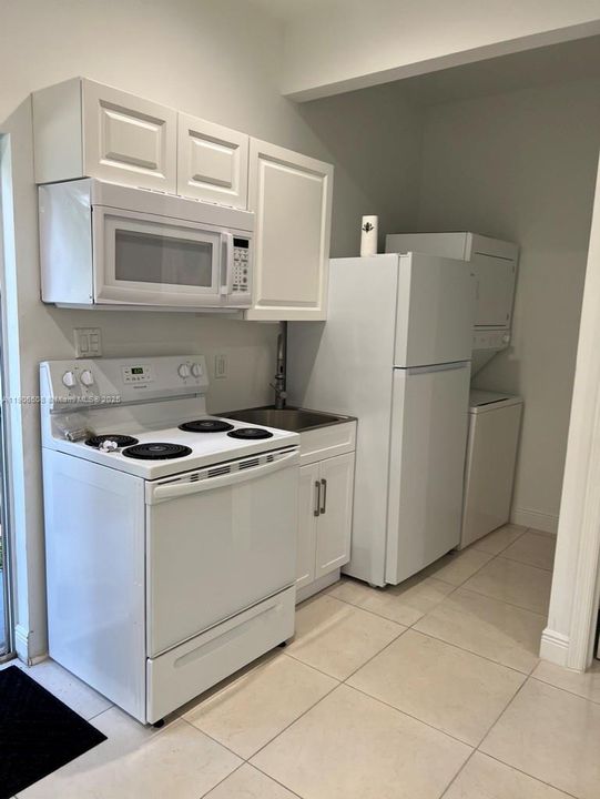 В аренду: $1,500 (1 спален, 1 ванн, 600 Квадратных фут)