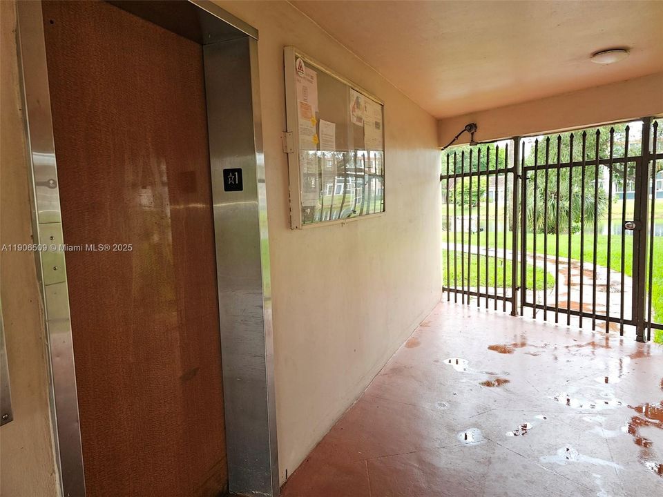 待售: $94,999 (1 贝兹, 1 浴室, 870 平方英尺)