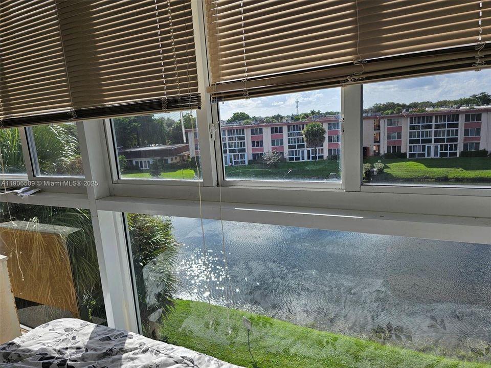 待售: $94,999 (1 贝兹, 1 浴室, 870 平方英尺)