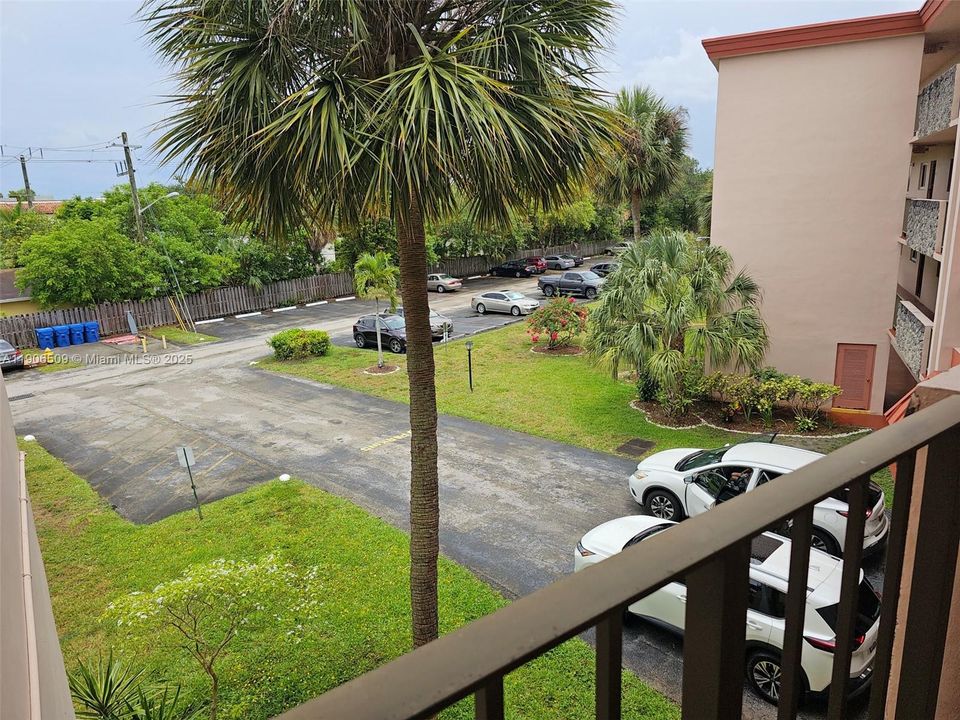 待售: $94,999 (1 贝兹, 1 浴室, 870 平方英尺)