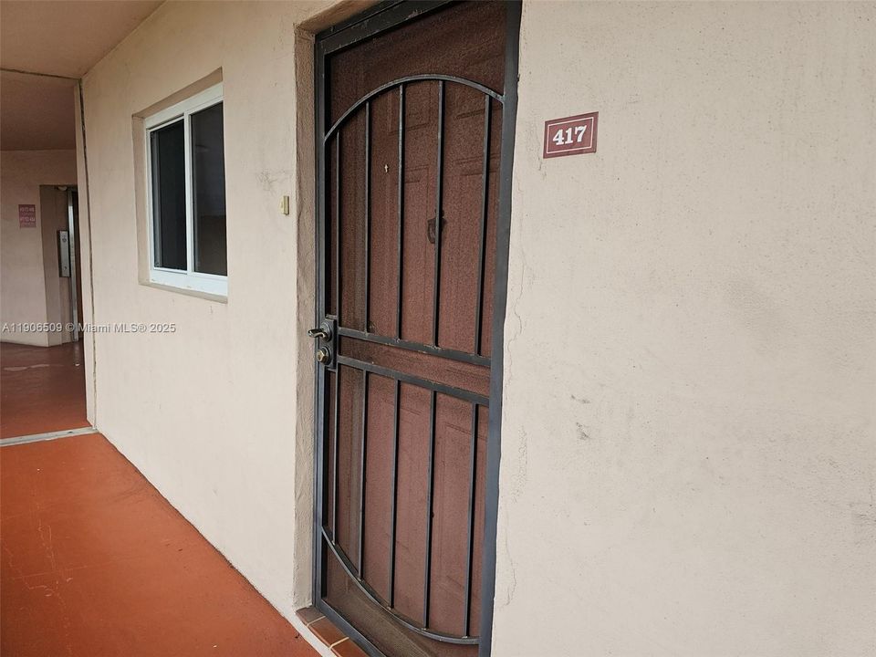 待售: $94,999 (1 贝兹, 1 浴室, 870 平方英尺)