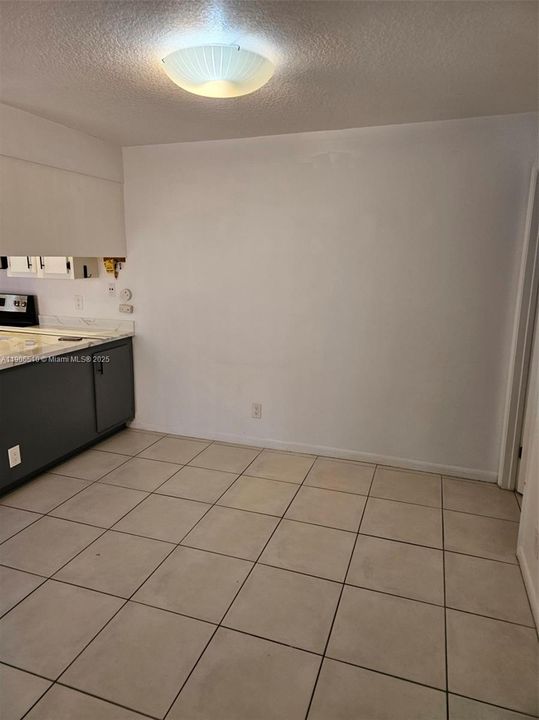 For Rent: $2,850 (3 beds, 2 baths, 1449 Square Feet)