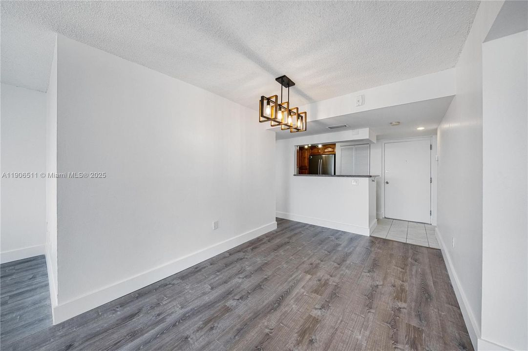 For Rent: $2,600 (3 beds, 2 baths, 1190 Square Feet)