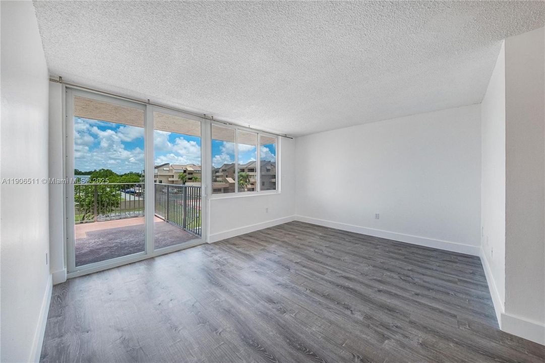 For Rent: $2,600 (3 beds, 2 baths, 1190 Square Feet)