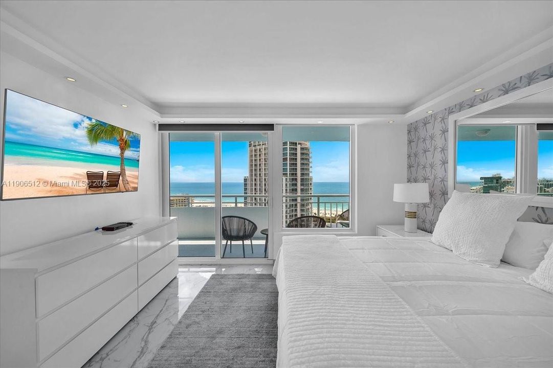 Под контрактом: $1,575,000 (2 спален, 2 ванн, 1042 Квадратных фут)