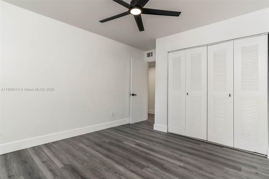 Active With Contract: $3,100 (3 beds, 2 baths, 1462 Square Feet)