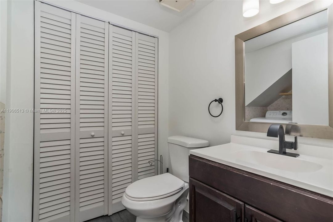 Active With Contract: $3,100 (3 beds, 2 baths, 1462 Square Feet)