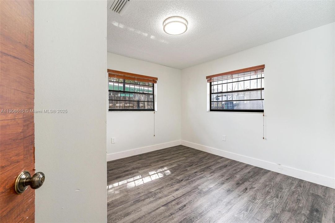 最近租的: $3,300 (3 贝兹, 2 浴室, 1958 平方英尺)