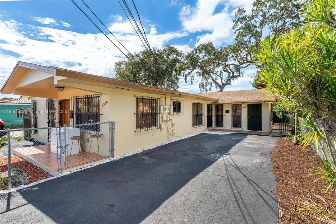 最近租的: $3,300 (3 贝兹, 2 浴室, 1958 平方英尺)