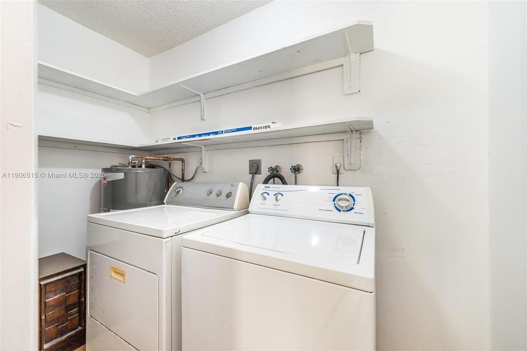 最近租的: $3,300 (3 贝兹, 2 浴室, 1958 平方英尺)