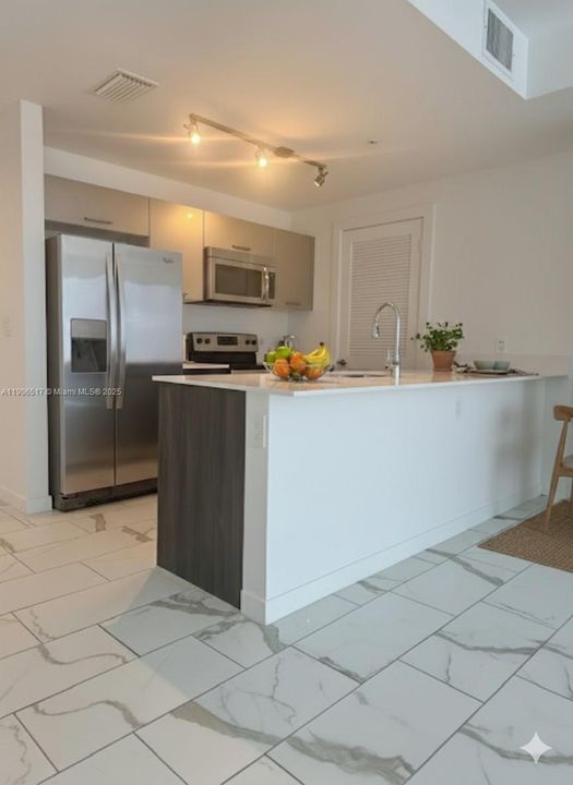 Recently Rented: $2,847 (1 beds, 1 baths, 845 Square Feet)