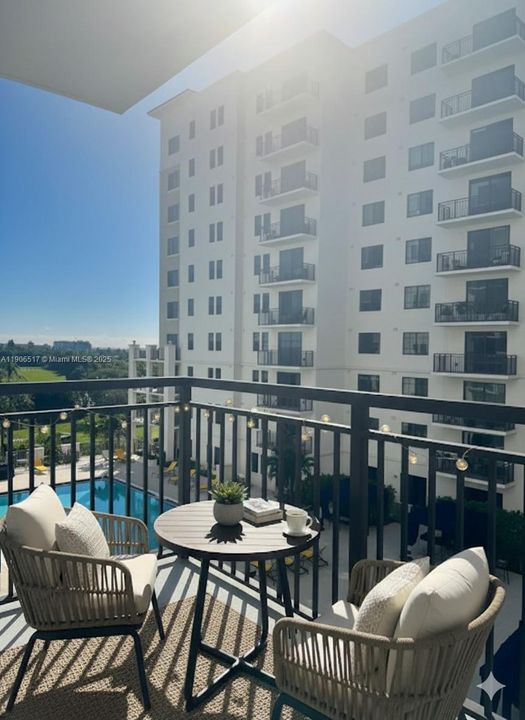 Recently Rented: $2,847 (1 beds, 1 baths, 845 Square Feet)