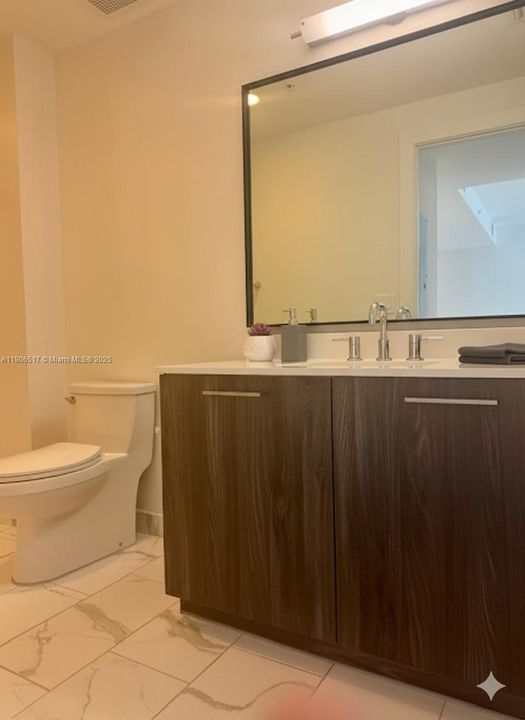 Recently Rented: $2,847 (1 beds, 1 baths, 845 Square Feet)