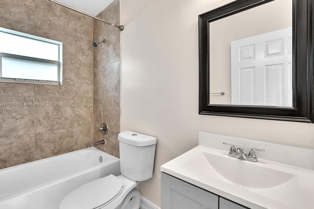 最近租的: $2,350 (2 贝兹, 2 浴室, 1250 平方英尺)