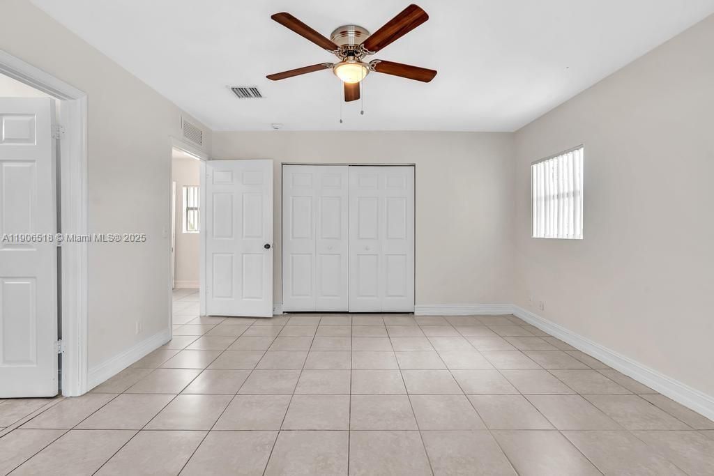 最近租的: $2,350 (2 贝兹, 2 浴室, 1250 平方英尺)