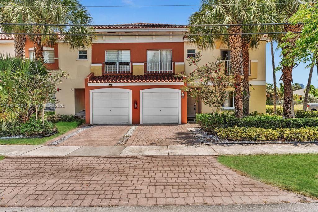 最近租的: $2,350 (2 贝兹, 2 浴室, 1250 平方英尺)