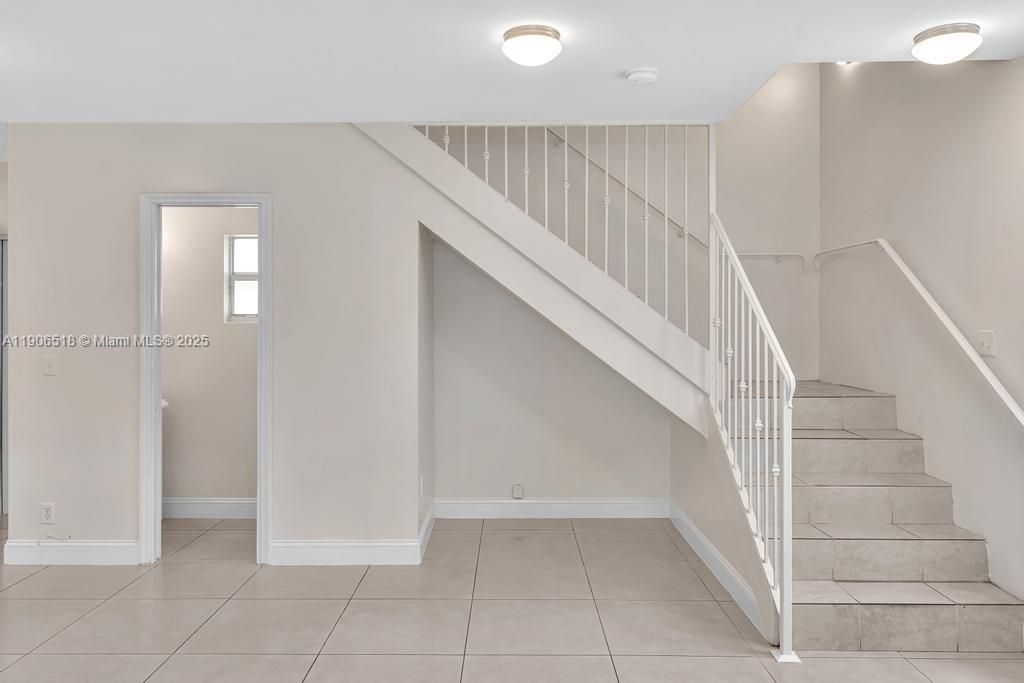 最近租的: $2,350 (2 贝兹, 2 浴室, 1250 平方英尺)