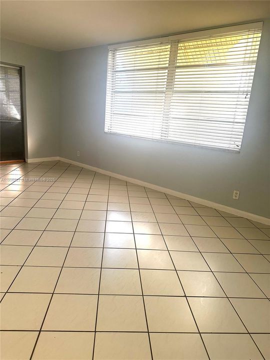 Recently Rented: $1,600 (1 beds, 1 baths, 620 Square Feet)