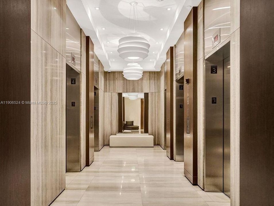 For Sale: $889,000 (2 beds, 2 baths, 1262 Square Feet)