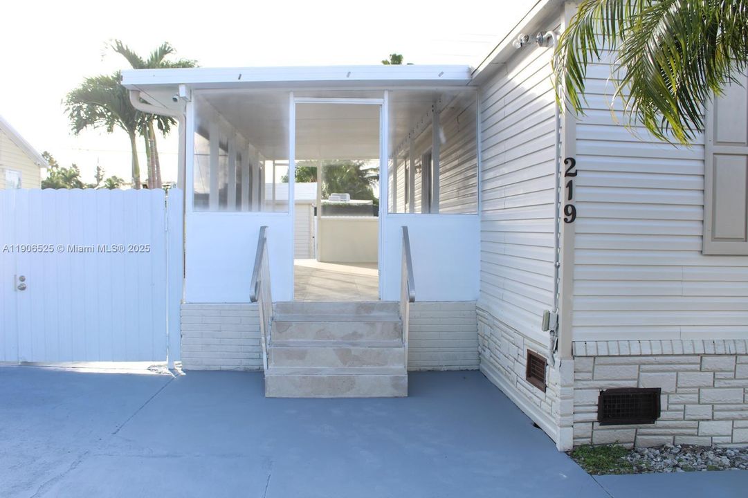 For Sale: $259,900 (3 beds, 2 baths, 1680 Square Feet)