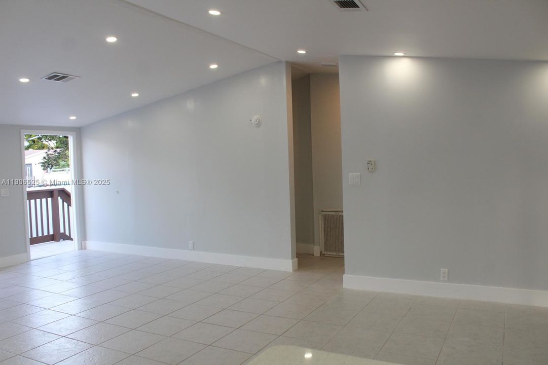 For Sale: $259,900 (3 beds, 2 baths, 1680 Square Feet)