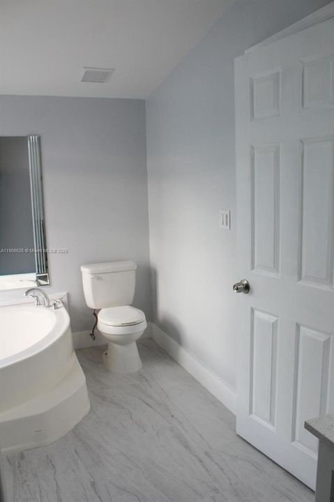 For Sale: $259,900 (3 beds, 2 baths, 1680 Square Feet)