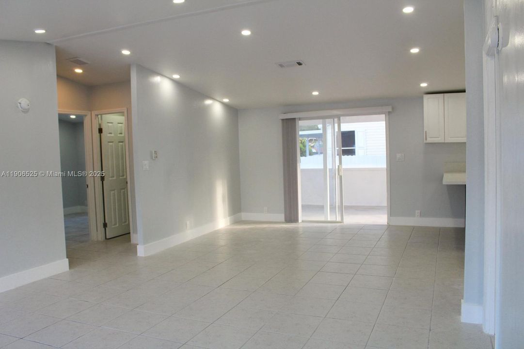 For Sale: $259,900 (3 beds, 2 baths, 1680 Square Feet)