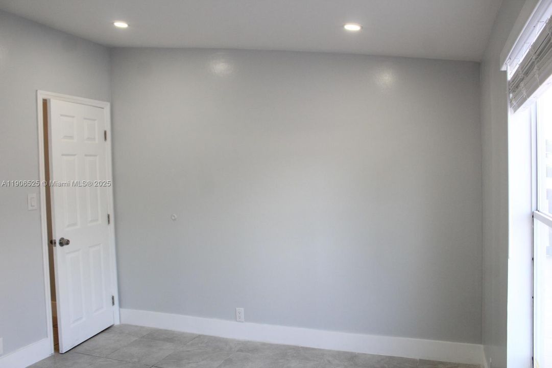 For Sale: $259,900 (3 beds, 2 baths, 1680 Square Feet)