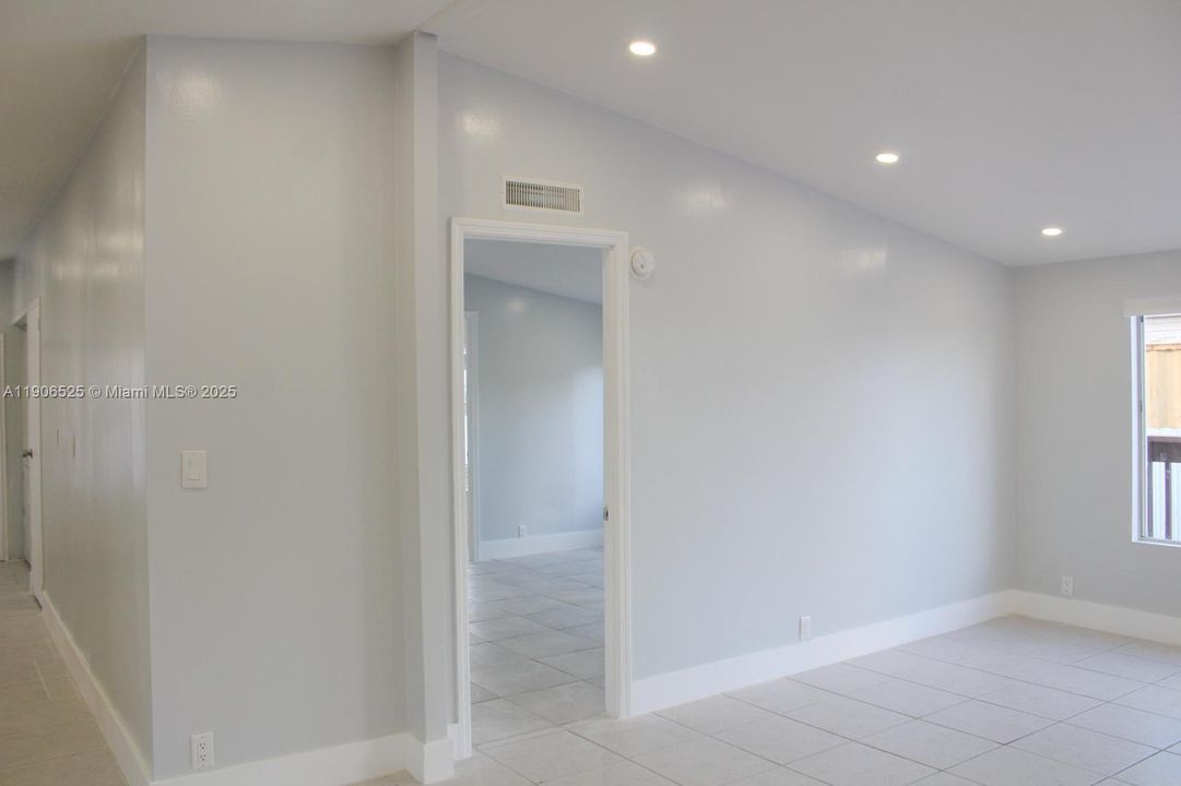 For Sale: $259,900 (3 beds, 2 baths, 1680 Square Feet)