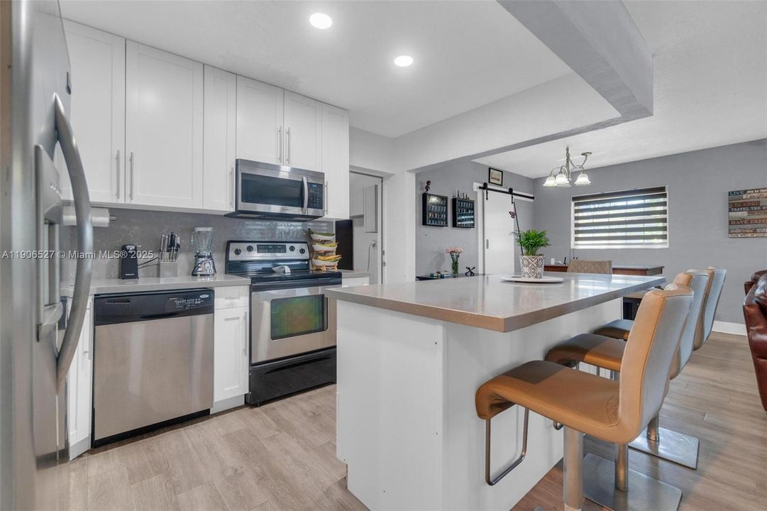 На продажу: $589,000 (4 спален, 2 ванн, 0 Квадратных фут)