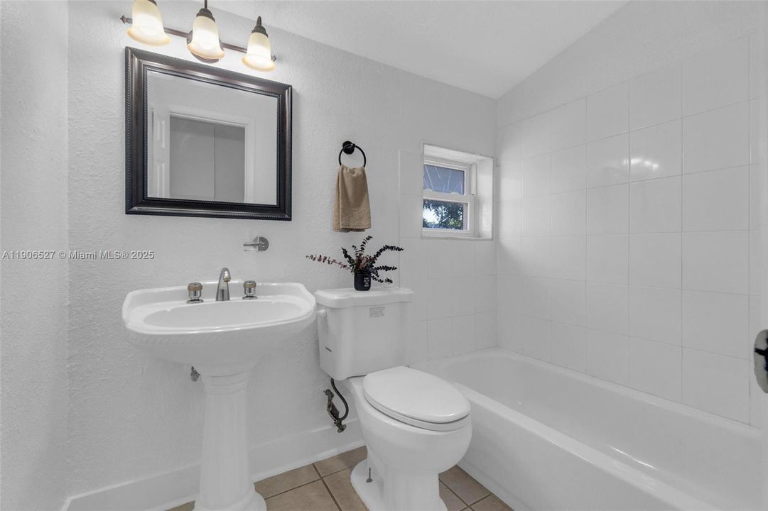 На продажу: $589,000 (4 спален, 2 ванн, 0 Квадратных фут)