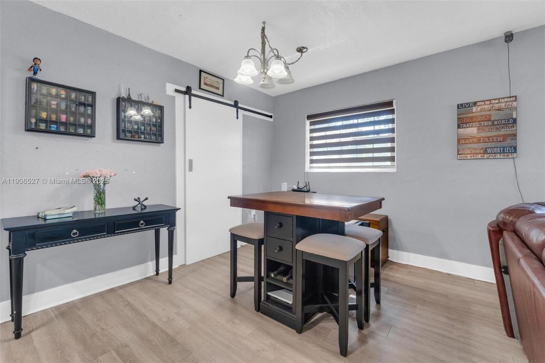 На продажу: $589,000 (4 спален, 2 ванн, 0 Квадратных фут)