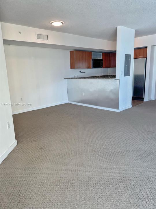 待售: $415,000 (2 贝兹, 2 浴室, 1150 平方英尺)