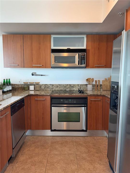 待售: $415,000 (2 贝兹, 2 浴室, 1150 平方英尺)