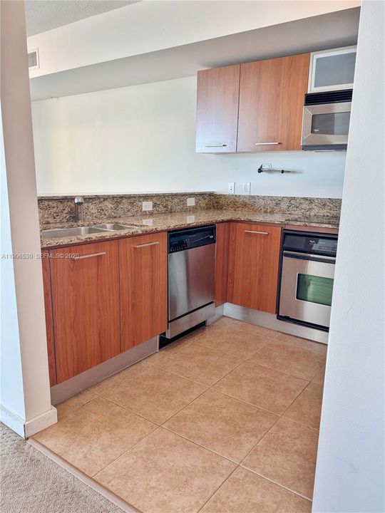 待售: $415,000 (2 贝兹, 2 浴室, 1150 平方英尺)