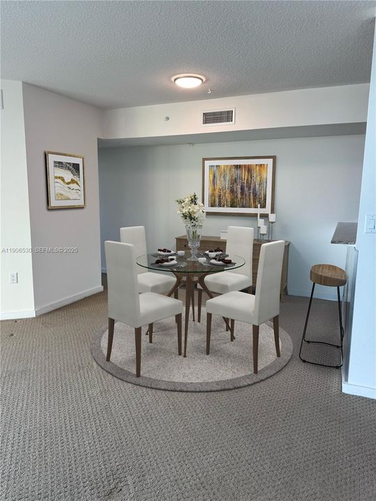 待售: $415,000 (2 贝兹, 2 浴室, 1150 平方英尺)