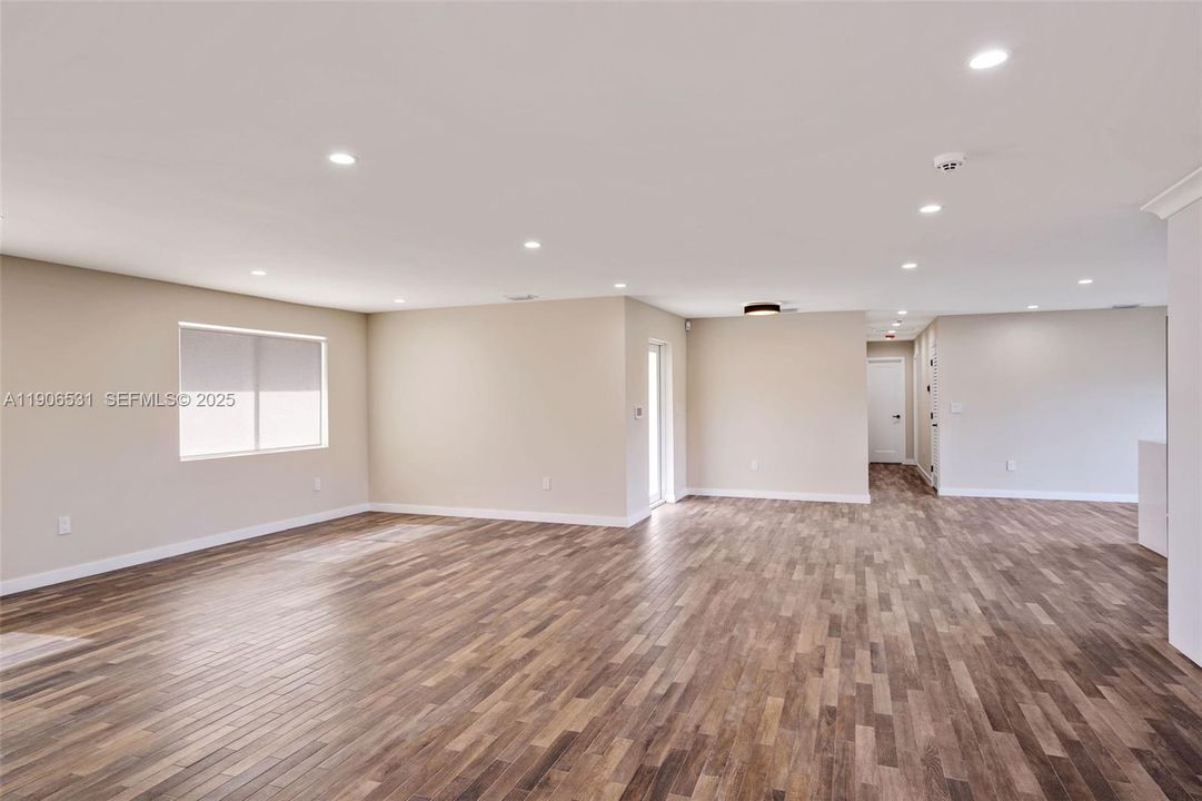 For Rent: $5,900 (3 beds, 3 baths, 1939 Square Feet)