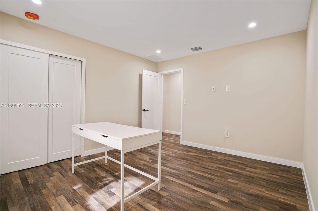 For Rent: $5,900 (3 beds, 3 baths, 1939 Square Feet)