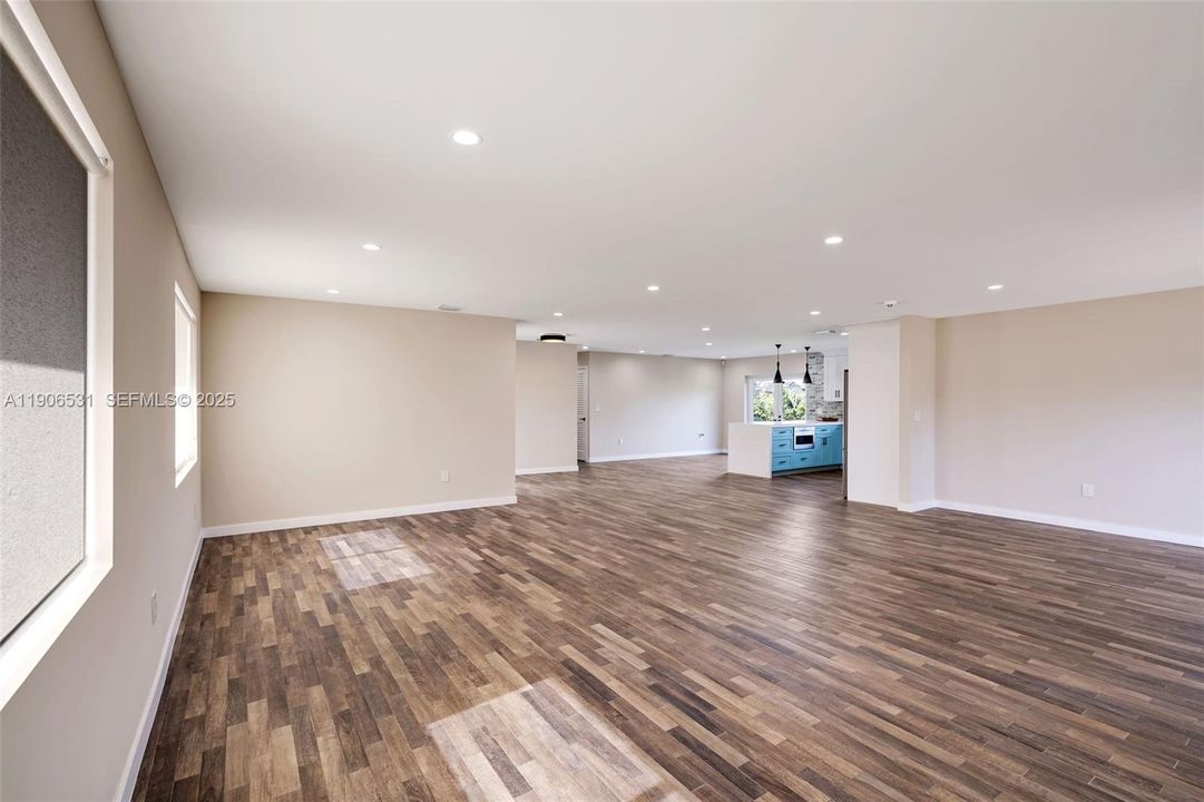 For Rent: $5,900 (3 beds, 3 baths, 1939 Square Feet)