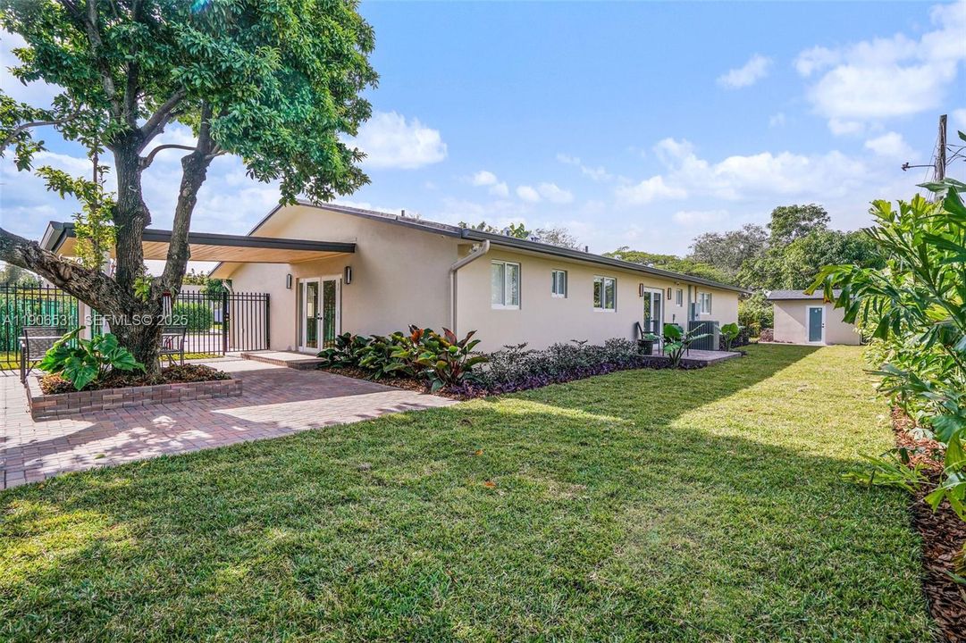 For Rent: $5,900 (3 beds, 3 baths, 1939 Square Feet)