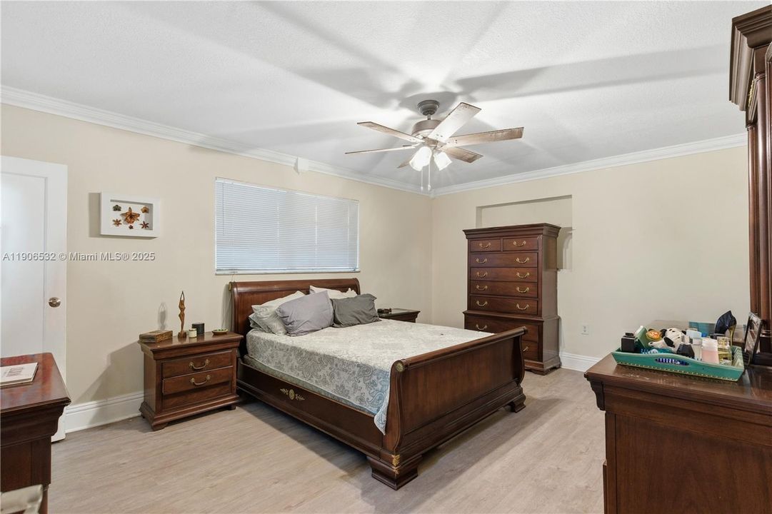 For Sale: $1,195,000 (3 beds, 2 baths, 1960 Square Feet)