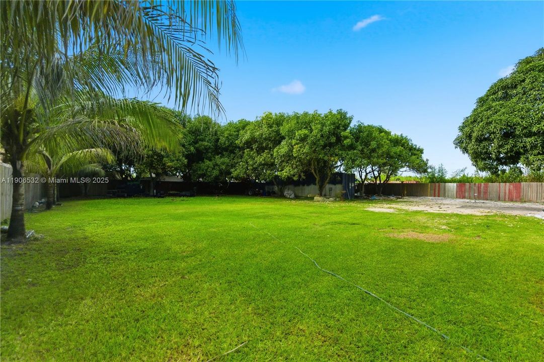 For Sale: $1,195,000 (3 beds, 2 baths, 1960 Square Feet)