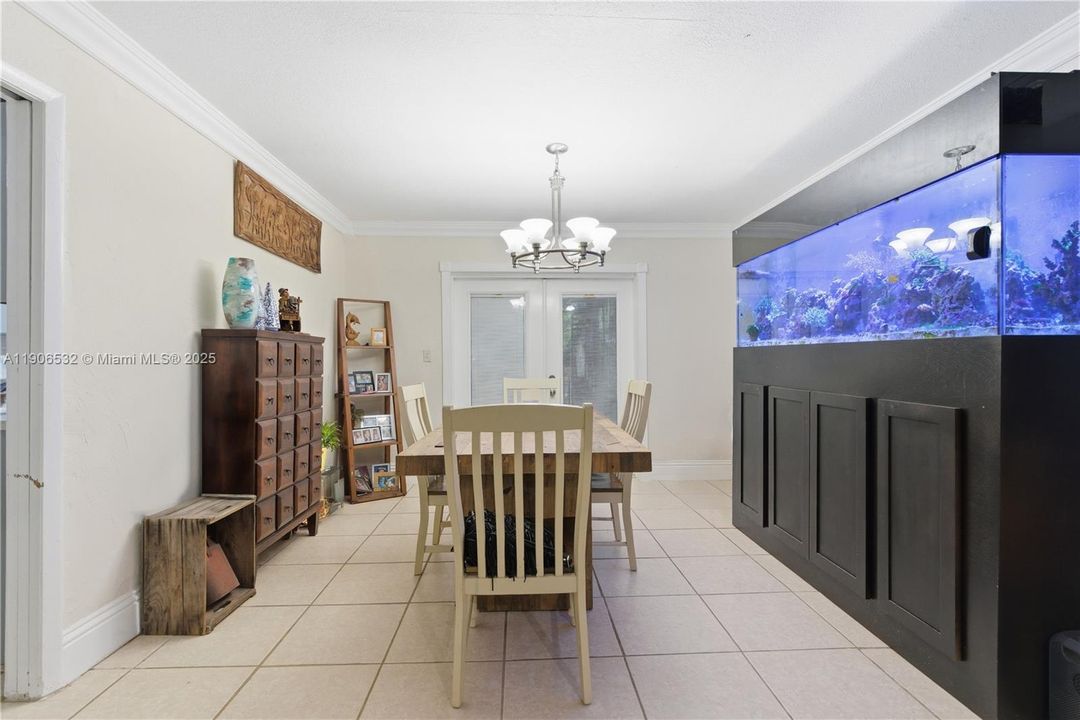 For Sale: $1,195,000 (3 beds, 2 baths, 1960 Square Feet)